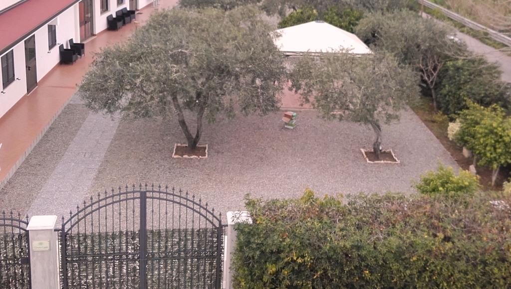 B&B Il Giardino Di Zefiro ジョイオーザ・マレーア エクステリア 写真